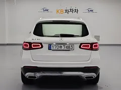 2021 Mercedes-Benz GLC-Class GLC300e 4MATIC — фото 3