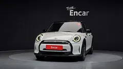 2023 Mini Cooper 5Door Classic — фото 3