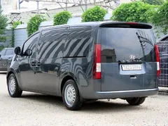 2023 Hyundai Staria Tourer 11-Seater — фото 3