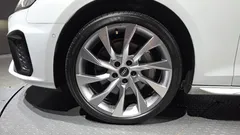 2023 Audi A4 45 TFSI Quattro Premium — фото 5