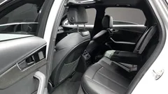 2023 Audi A4 45 TFSI Quattro Premium — фото 11