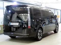 2022 Hyundai Staria Lounge 9-Seater — фото 4