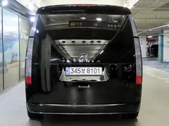 2022 Hyundai Staria Lounge 9-Seater — фото 5