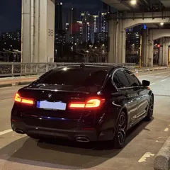 2022 BMW 5-Series 530e M Sport — фото 4