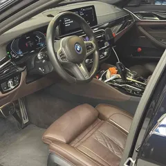 2022 BMW 5-Series 530e M Sport — фото 6