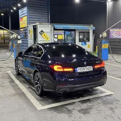 2022 BMW 5-Series 530e M Sport — фото 12