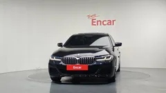 2022 BMW 5-Series 530e M Sport — фото 3