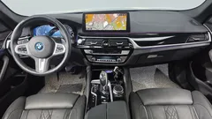 2022 BMW 5-Series 530e M Sport — фото 7