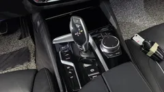2022 BMW 5-Series 530e M Sport — фото 9