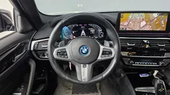 2022 BMW 5-Series 530e M Sport — фото 17