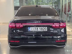 2022 Audi A8 55 TFSI Quattro Premium LWB — фото 4