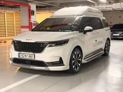 2023 Kia Carnival Diesel 7-Seater Hi-Limousine — фото 2