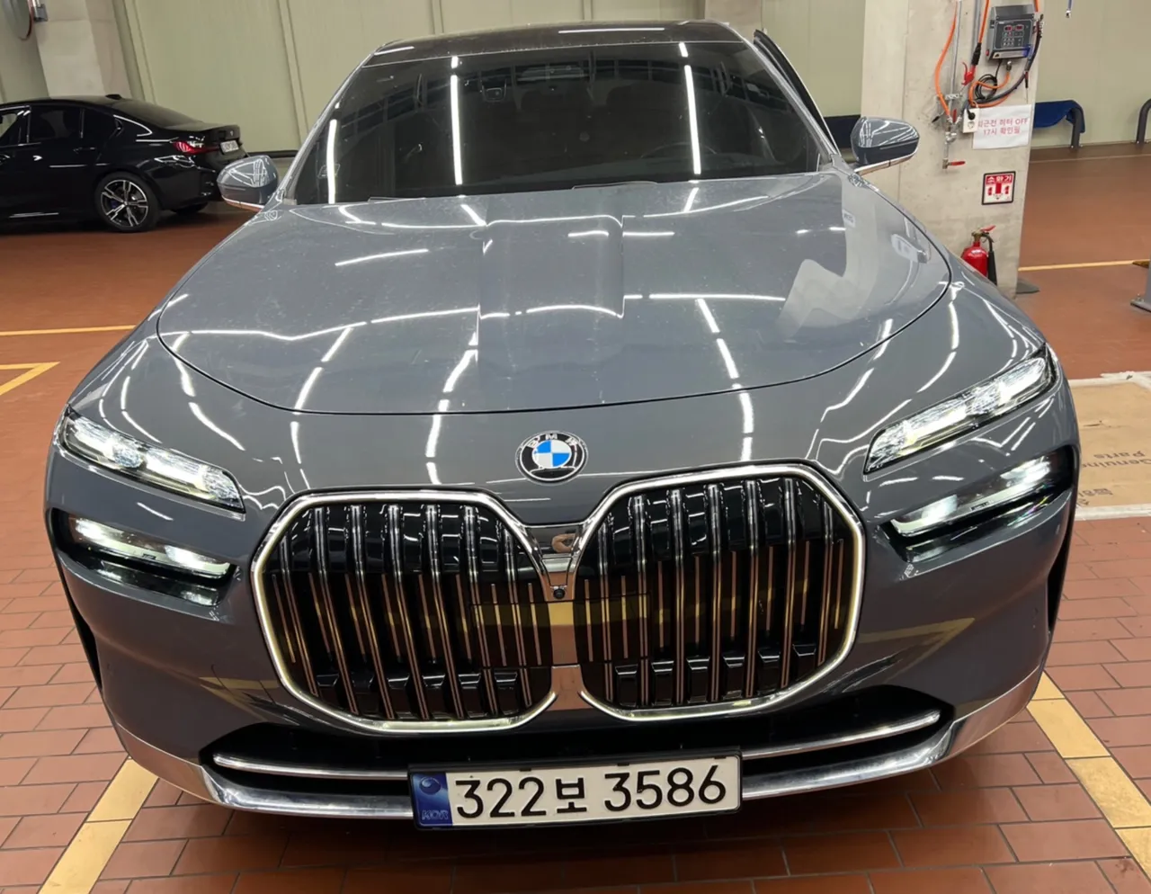 2023 BMW 7-Series 740d xDrive Design Pure Excellence