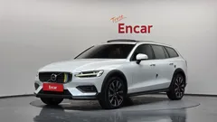 2024 Volvo V60 B5 Ultimate AWD — фото 1