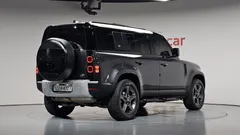 2023 Land Rover Defender 110 D250 SE — фото 2
