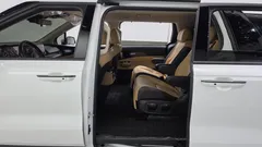 2023 Kia Carnival Gasoline 7-Seater Signature — фото 12