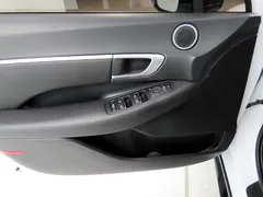 2022 Hyundai Sonata 2.0 — фото 18