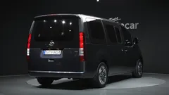 2023 Hyundai Staria 4WD Tourer 9-Seater — фото 2