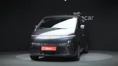 2023 Hyundai Staria 4WD Tourer 9-Seater — фото 3