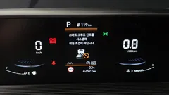 2023 Hyundai Staria 4WD Tourer 9-Seater — фото 8