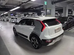 2022 Kia Niro Signature — фото 3