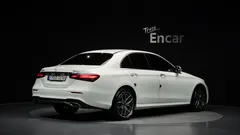 2022 Mercedes-Benz E-Class E220d 4MATIC AMG Line — фото 2