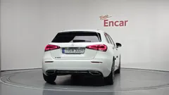 2022 Mercedes-Benz A-Class A220 Hatchback — фото 4