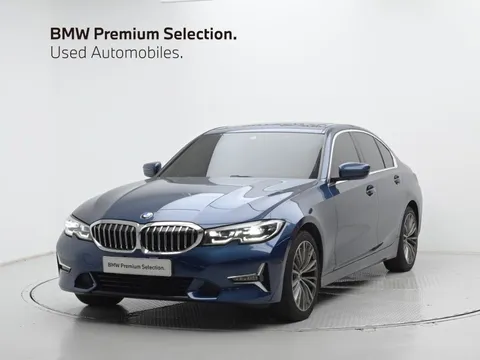 2022 BMW 3-Series 320i Luxury