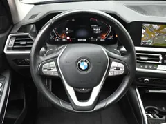 2022 BMW 3-Series 320i Luxury — фото 17