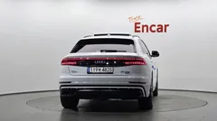 2022 Audi Q8 55 TFSI Quattro Premium — фото 4