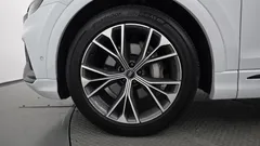 2022 Audi Q8 55 TFSI Quattro Premium — фото 5