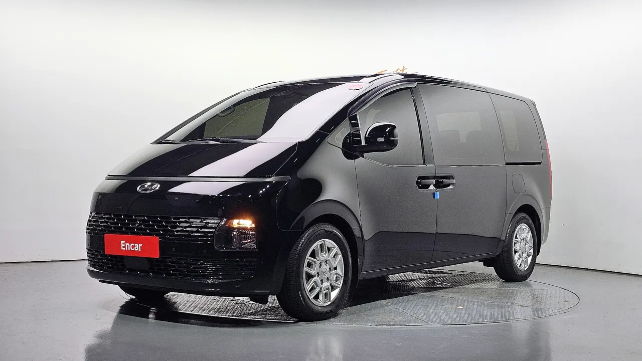 2022 Hyundai Staria 4WD Tourer 9-Seater