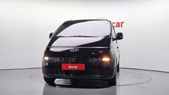2022 Hyundai Staria 4WD Tourer 9-Seater — фото 3