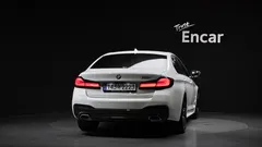 2023 BMW 5-Series 520i M Sport — фото 4