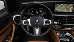 2023 BMW 5-Series 520i M Sport — фото 12