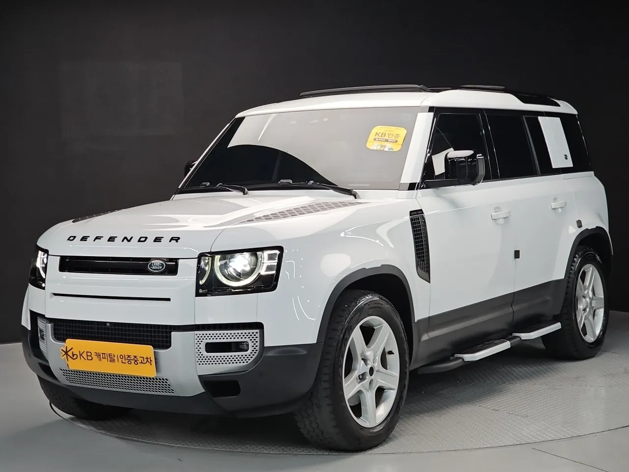 2023 Land Rover Defender 110 D250 SE