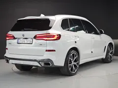 2023 BMW X5 xDrive 40i M Sport — фото 4