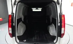 2023 Hyundai Staria Cargo 3-Seater — фото 17