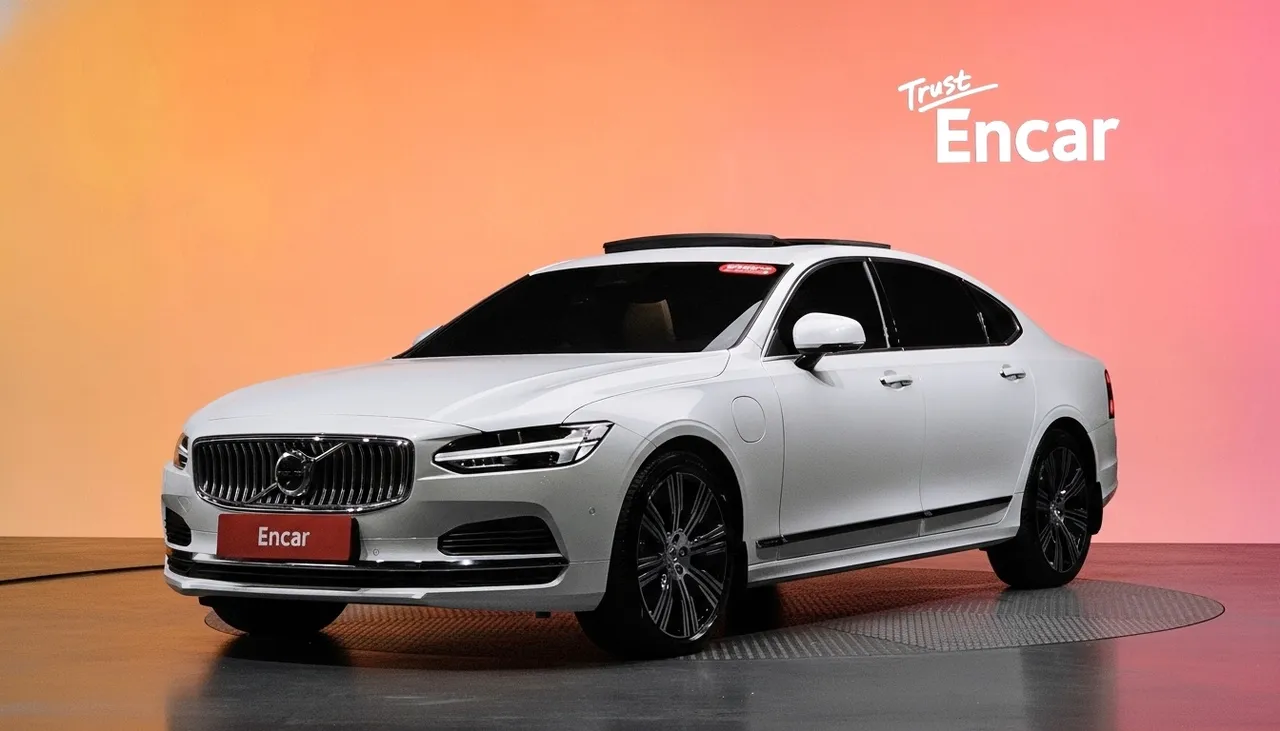 2023 Volvo S90 T8 AWD Ultimate Bright