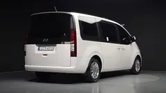 2022 Hyundai Staria Tourer 11-Seater — фото 2