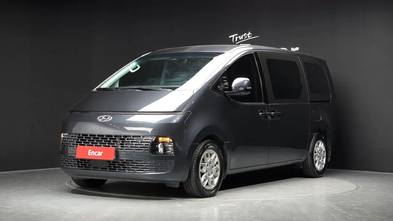 2022 Hyundai Staria Tourer 11-Seater