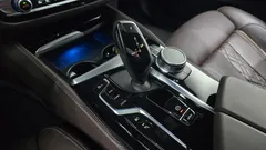 2023 BMW 5-Series 530e M Sport — фото 9