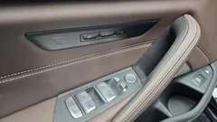2023 BMW 5-Series 530e M Sport — фото 19