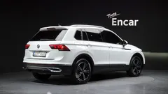 2022 Volkswagen Tiguan 2.0 TDI Premium — фото 2