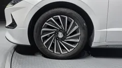 2023 Hyundai Sonata Premium Plus — фото 5