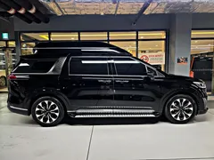 2023 Kia Carnival Gasoline 7-Seater Hi-Limousine — фото 3