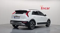 2022 Kia Niro Signature — фото 2