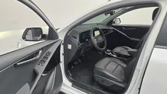 2022 Kia Niro Signature — фото 10