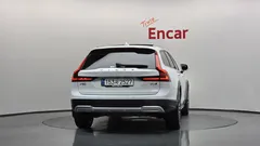 2023 Volvo V90 B5 Ultimate AWD — фото 4