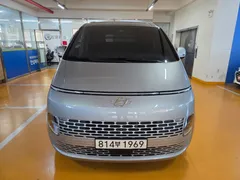2023 Hyundai Staria Cargo 3-Seater — фото 2